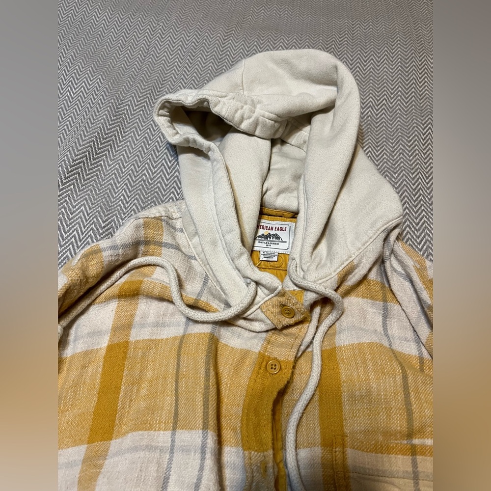 American Eagle Cozy Cabin Oversized Flannel Hoodie. Gold & cream. Super soft. - Picture 6 of 10